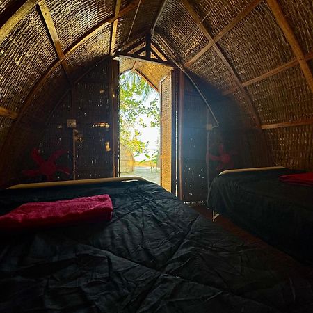 Rafikis Retreat Hostel Derm Tkov Village Bagian luar foto