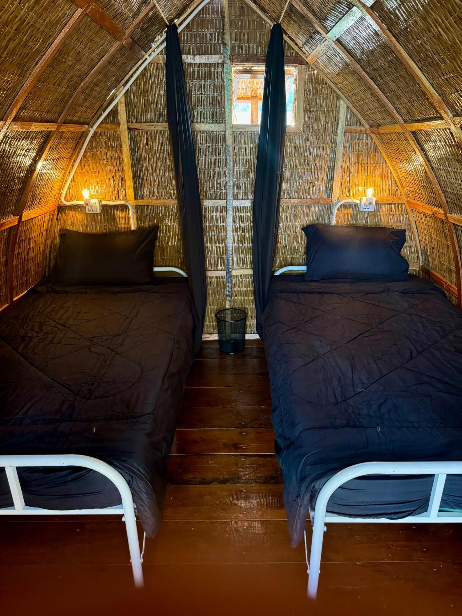 Rafikis Retreat Hostel Derm Tkov Village Bagian luar foto