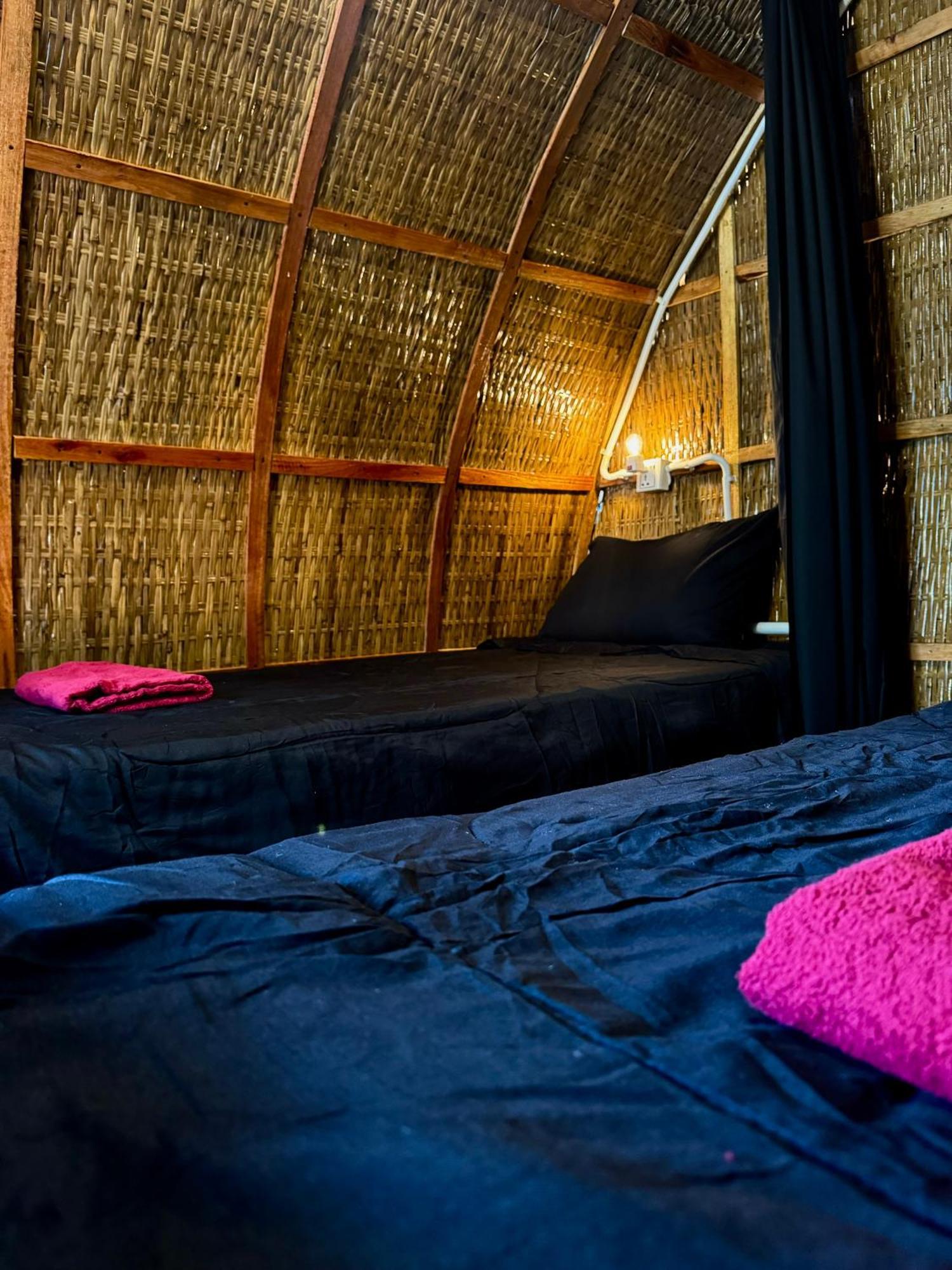 Rafikis Retreat Hostel Derm Tkov Village Bagian luar foto