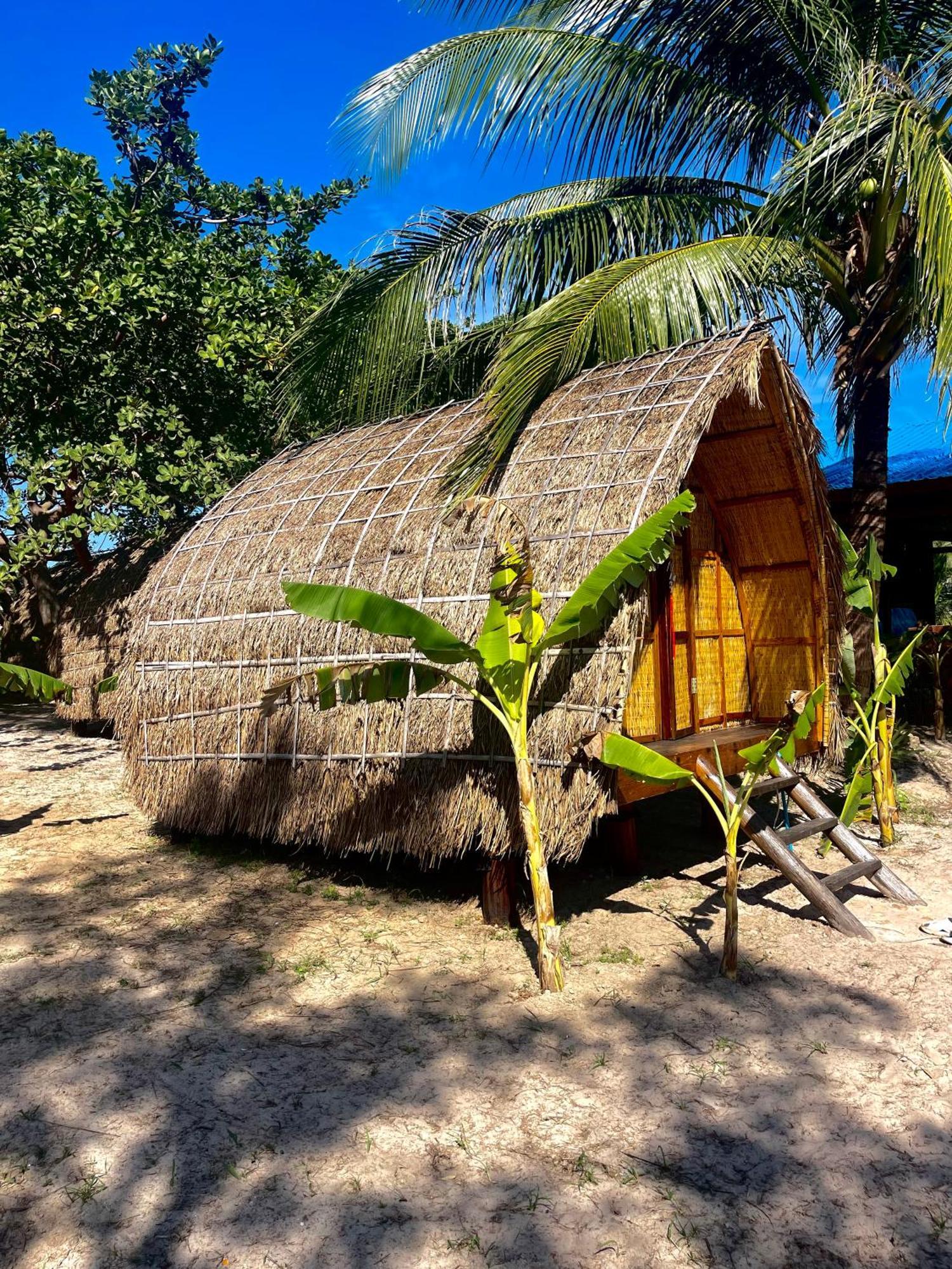 Rafikis Retreat Hostel Derm Tkov Village Bagian luar foto
